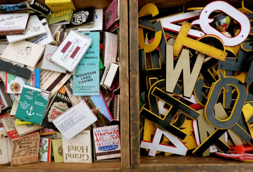 Piezas vintage en el mercado hipster de Nueva York