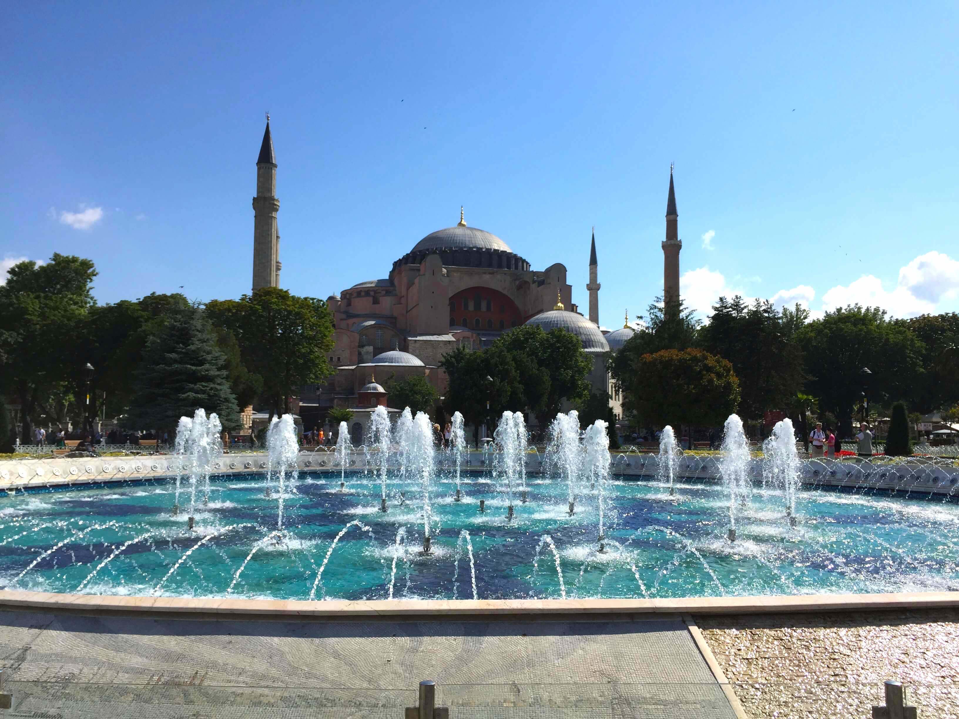 Fuente al exterior de Santa Sofía