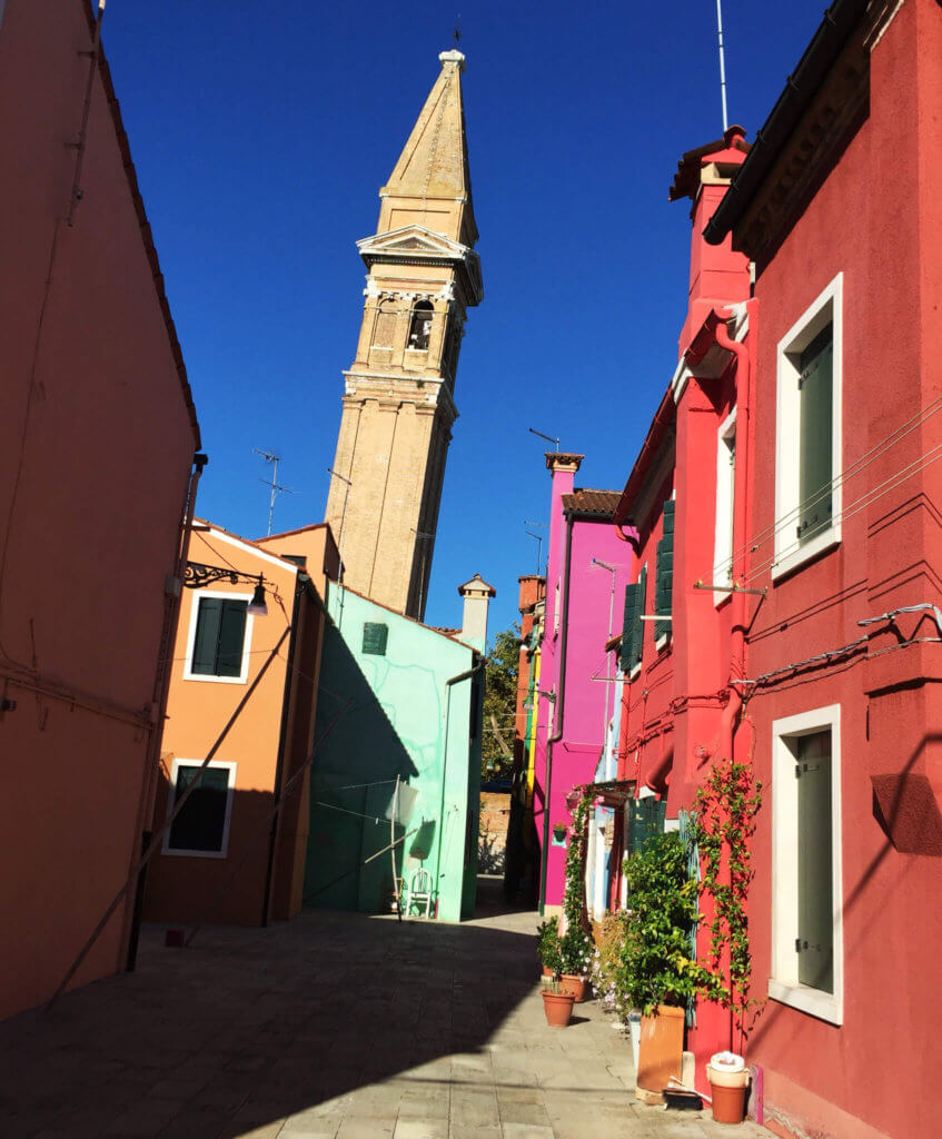 burano-campanile-calle