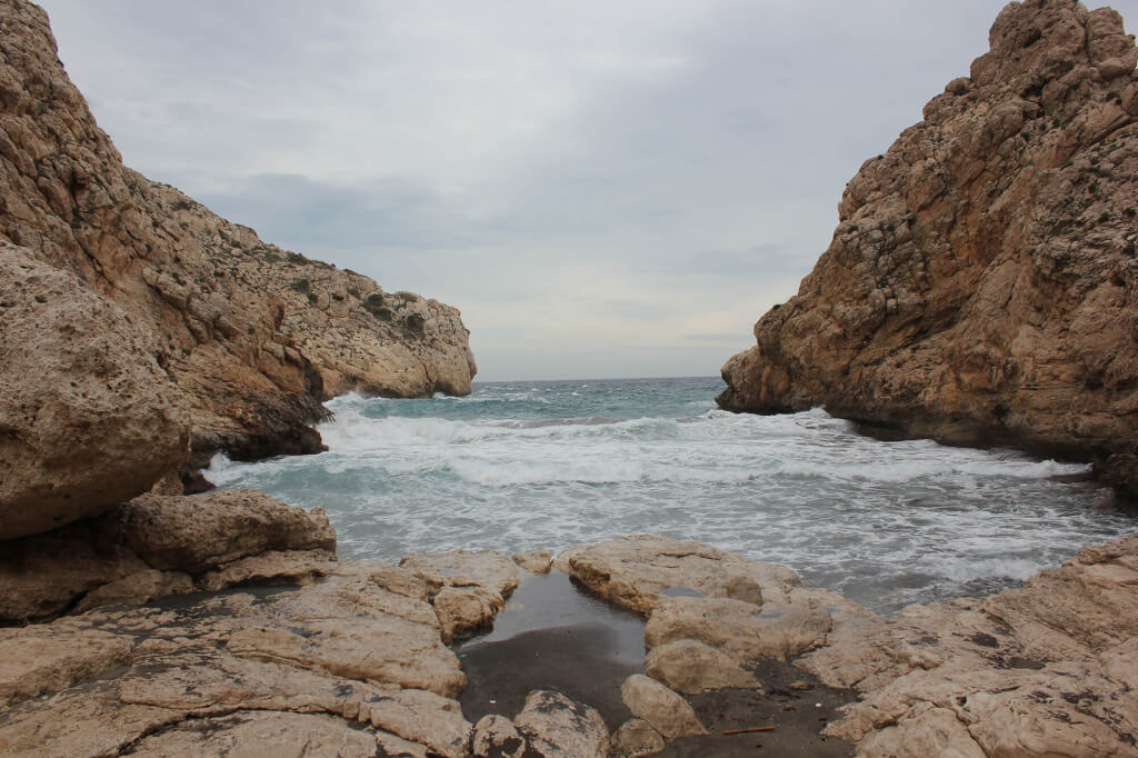 Cala Media Naranja es una de las mejores playas del Cabo de Gata