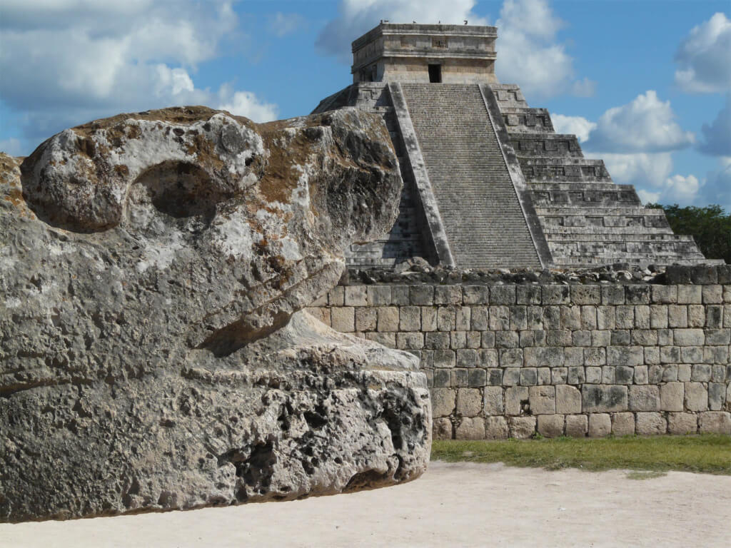 El Castillo, Chichen Itzá 1