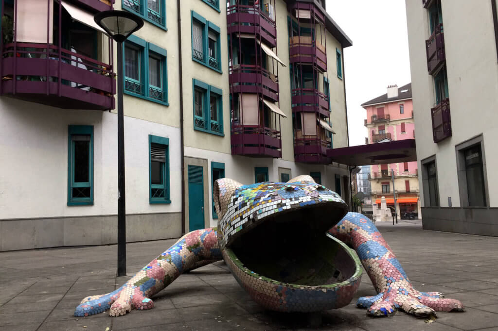 Dragón del estilo de Gaudí en Les Grottes de Ginebra