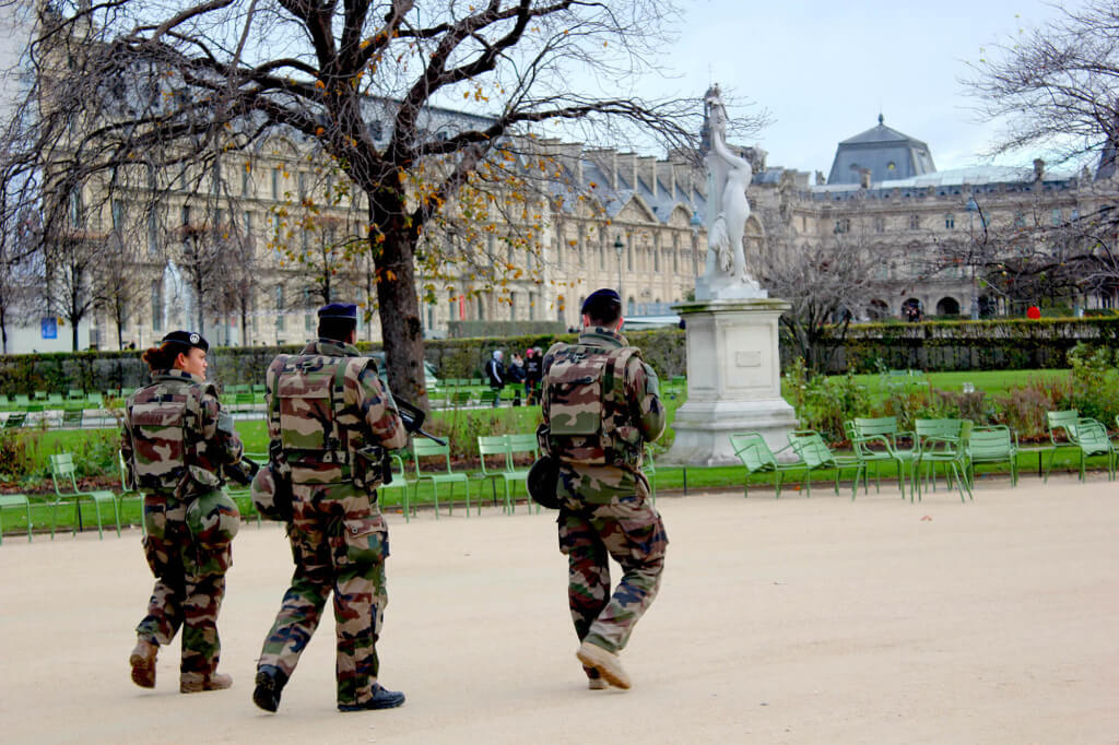 Militares Jardines Tuilerias