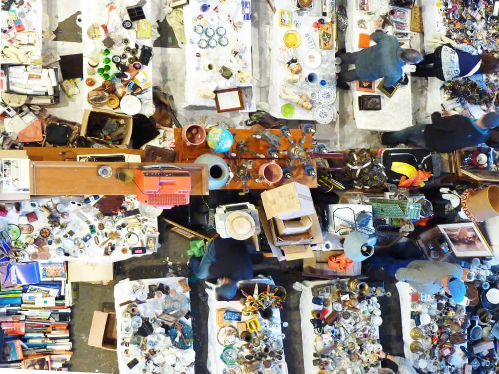 Encants artículos viejos y nuevos